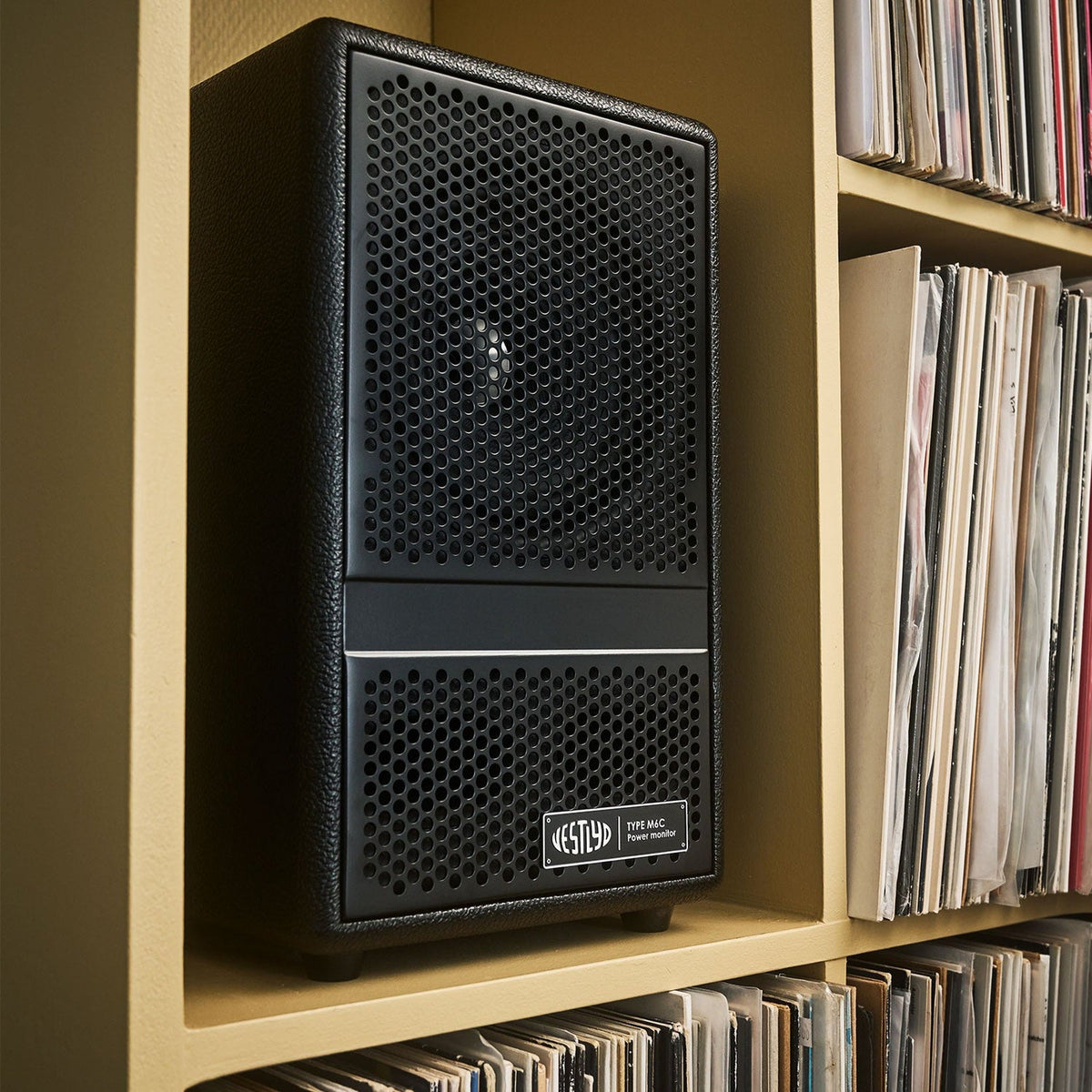 Vestlyd M6C Active in black on a record shelf